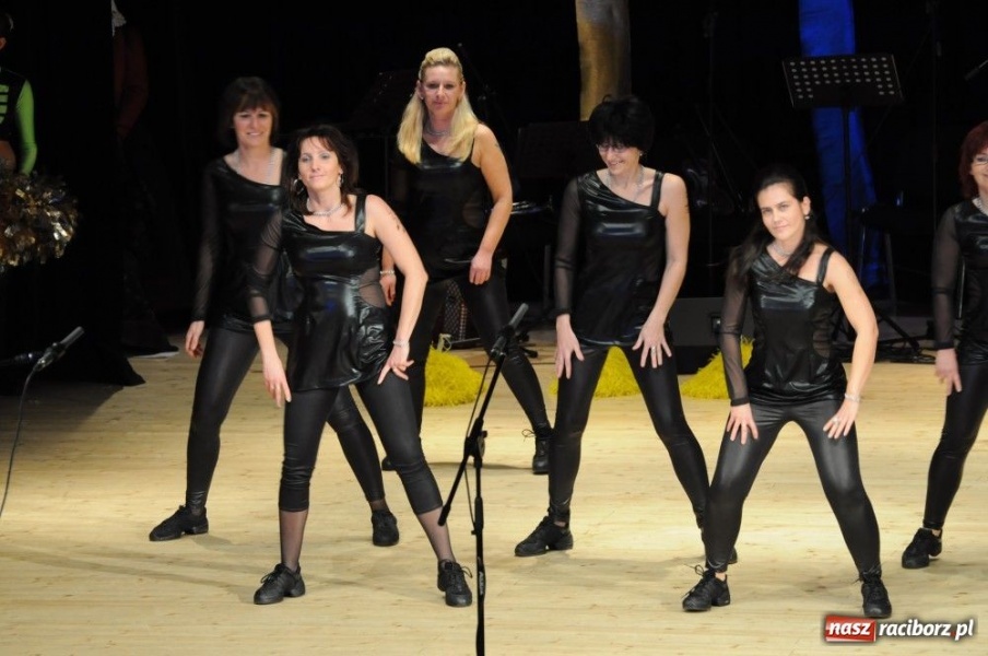 Zdjęcie w galerii na portalu naszraciborz.pl: Świąteczna gala zespołów Źródła wiadomości z regionu