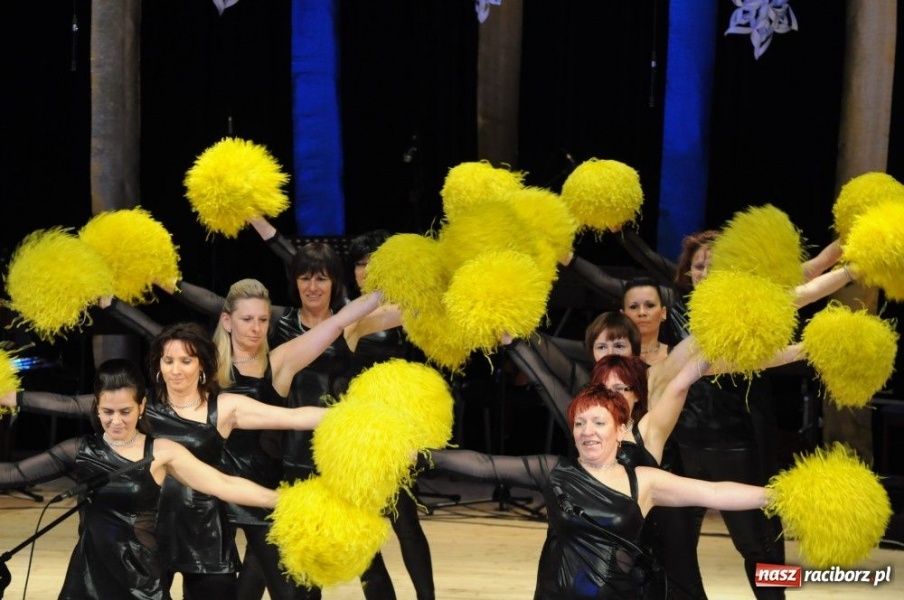 Zdjęcie w galerii na portalu naszraciborz.pl: Świąteczna gala zespołów Źródła wiadomości z regionu