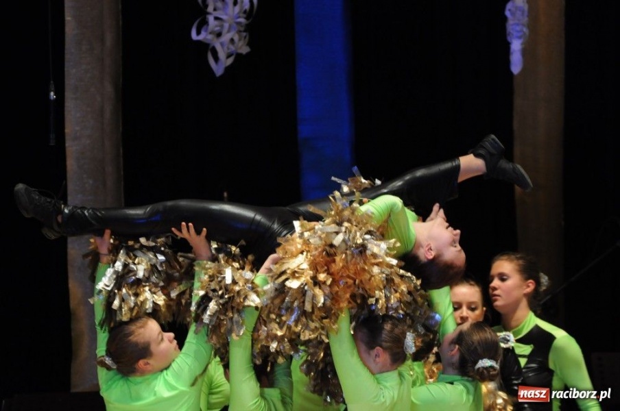 Zdjęcie w galerii na portalu naszraciborz.pl: Świąteczna gala zespołów Źródła wiadomości z regionu