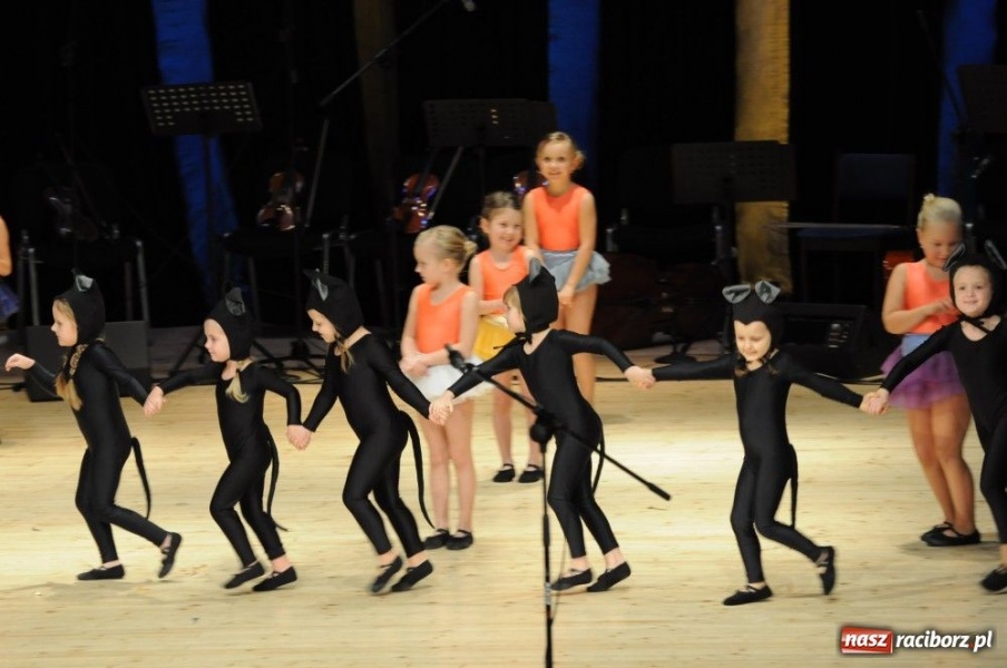 Zdjęcie w galerii na portalu naszraciborz.pl: Świąteczna gala zespołów Źródła wiadomości z regionu