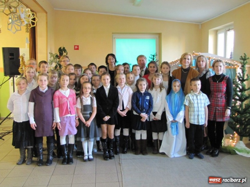 Zdjęcie w galerii na portalu naszraciborz.pl: Wojnowice rozbrzmiewają kolędami... wiadomości z regionu