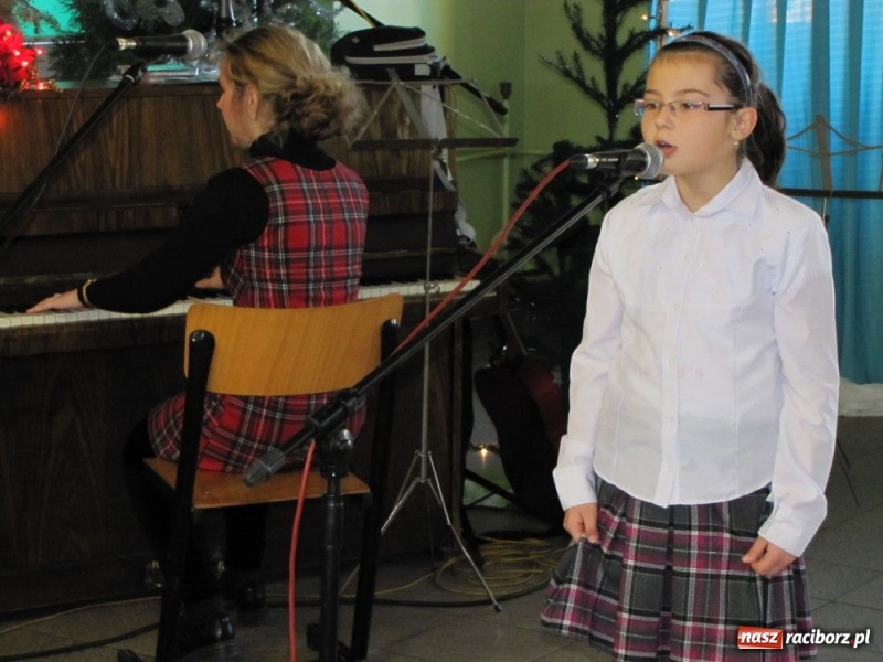Zdjęcie w galerii na portalu naszraciborz.pl: Wojnowice rozbrzmiewają kolędami... wiadomości z regionu