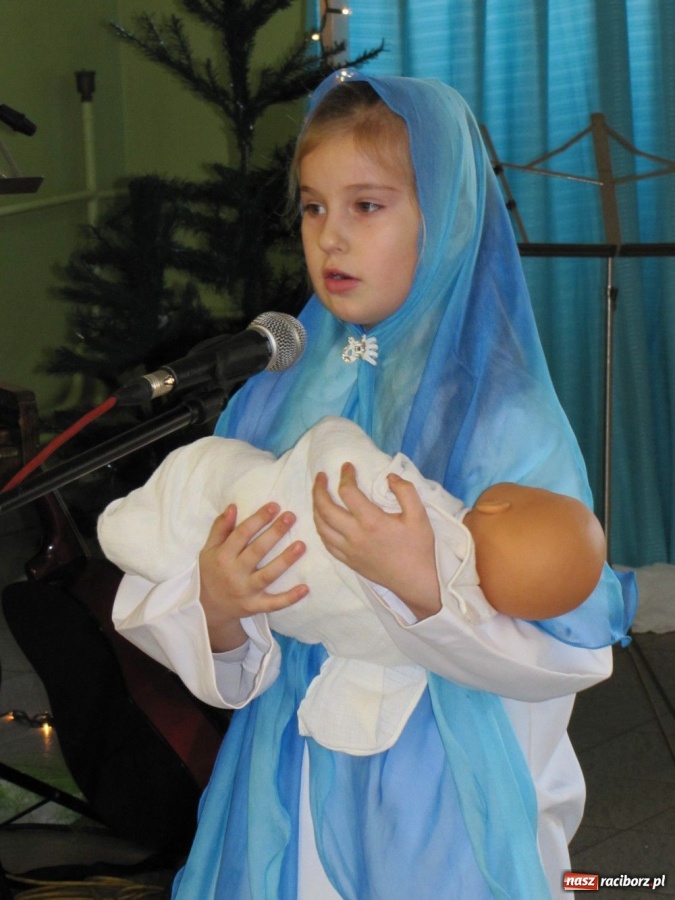 Zdjęcie w galerii na portalu naszraciborz.pl: Wojnowice rozbrzmiewają kolędami... wiadomości z regionu