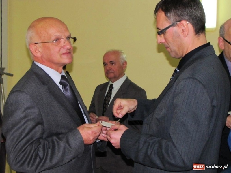 Zdjęcie w galerii na portalu naszraciborz.pl: Pracownicy PWSZ przy wigilijnym stole wiadomości z regionu