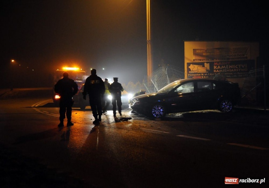 Zdjęcie w galerii na portalu naszraciborz.pl: Policyjna pogoń zakończona na płocie wiadomości z regionu