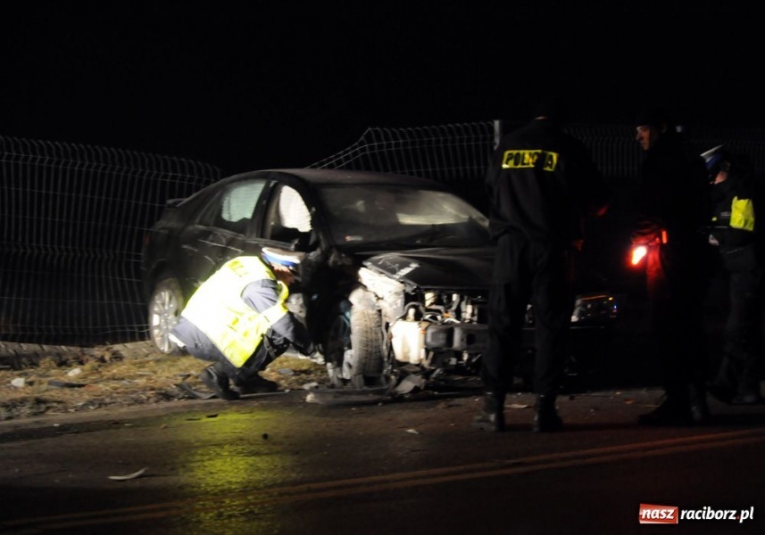 Zdjęcie w galerii na portalu naszraciborz.pl: Policyjna pogoń zakończona na płocie wiadomości z regionu