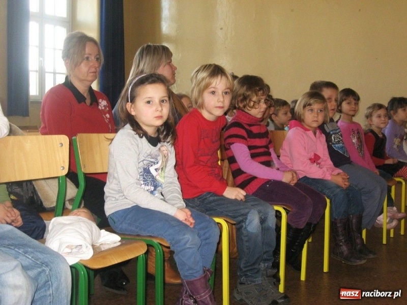 Zdjęcie w galerii na portalu naszraciborz.pl: Był taki dzień..., czyli jasełka w SP4 wiadomości z regionu