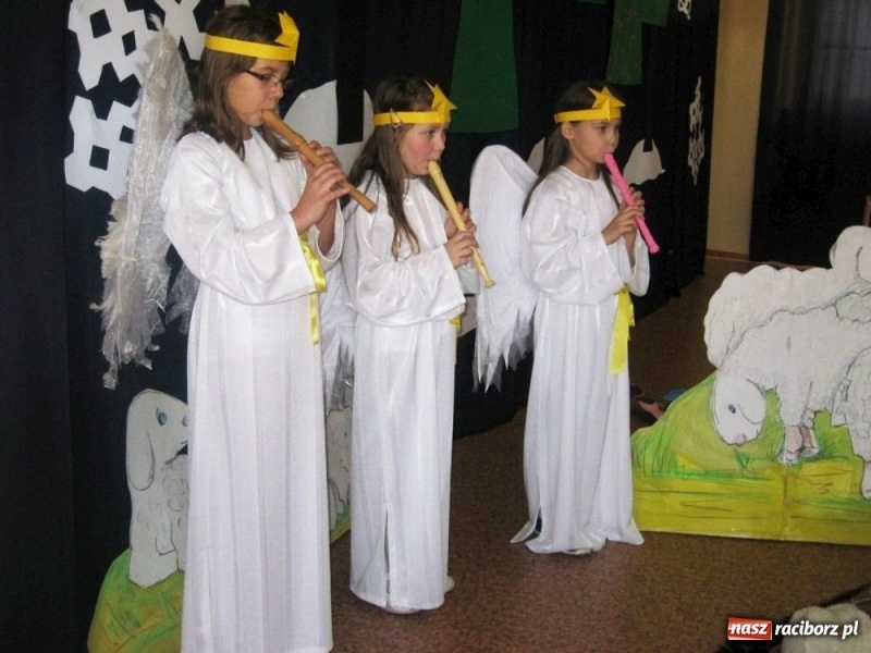 Zdjęcie w galerii na portalu naszraciborz.pl: Był taki dzień..., czyli jasełka w SP4 wiadomości z regionu