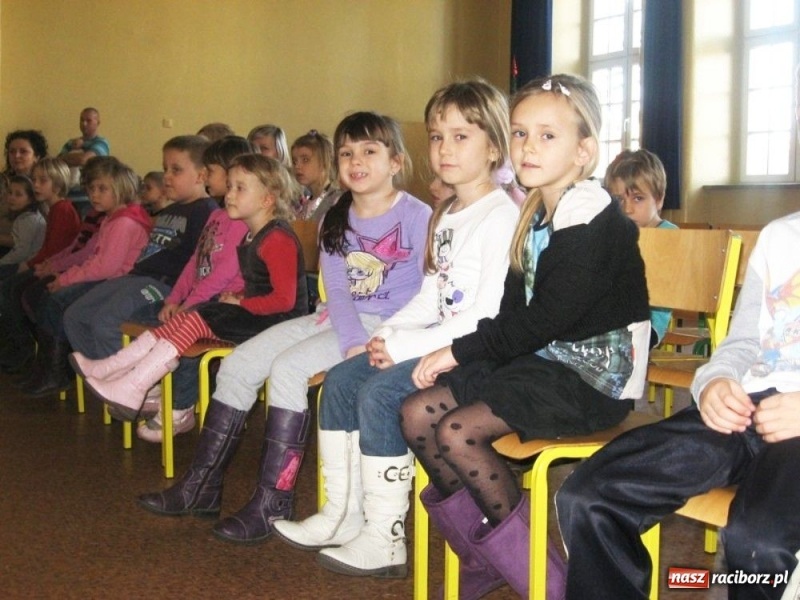 Zdjęcie w galerii na portalu naszraciborz.pl: Był taki dzień..., czyli jasełka w SP4 wiadomości z regionu