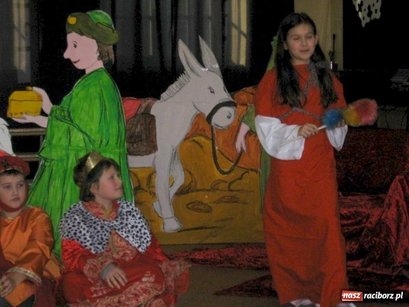 Zdjęcie w galerii na portalu naszraciborz.pl: Był taki dzień..., czyli jasełka w SP4 wiadomości z regionu