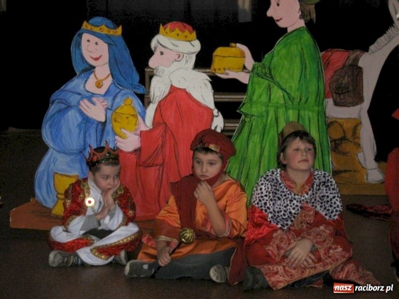Zdjęcie w galerii na portalu naszraciborz.pl: Był taki dzień..., czyli jasełka w SP4 wiadomości z regionu