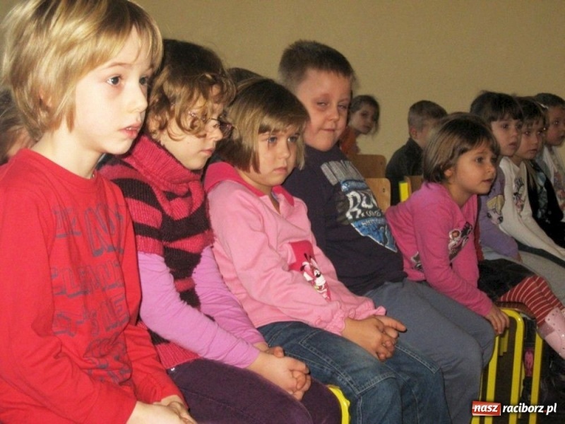 Zdjęcie w galerii na portalu naszraciborz.pl: Był taki dzień..., czyli jasełka w SP4 wiadomości z regionu