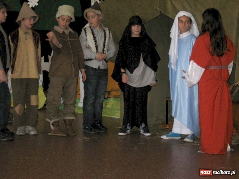 Zdjęcie w galerii na portalu naszraciborz.pl: Był taki dzień..., czyli jasełka w SP4 wiadomości z regionu