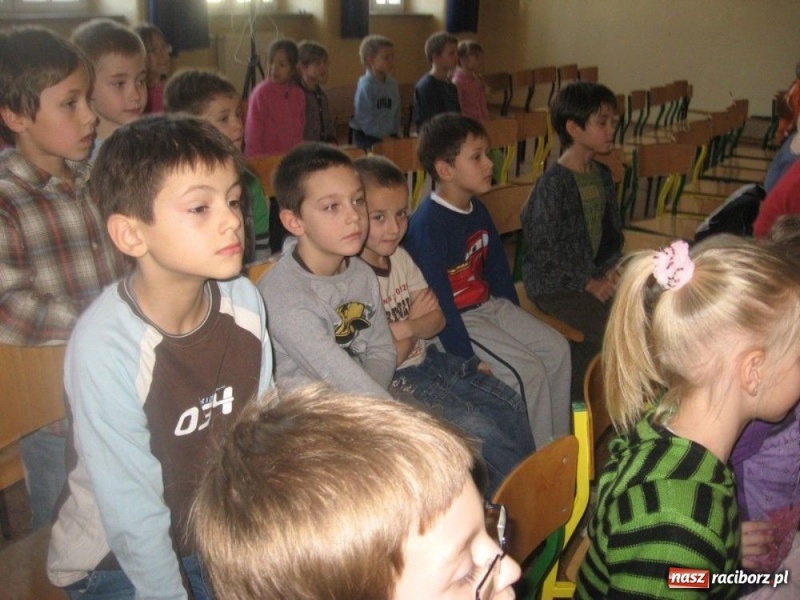 Zdjęcie w galerii na portalu naszraciborz.pl: Był taki dzień..., czyli jasełka w SP4 wiadomości z regionu