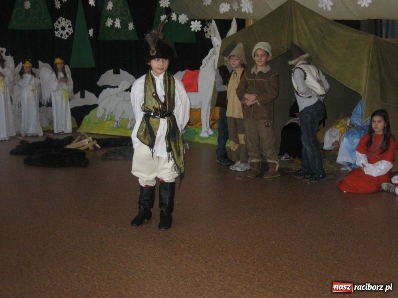 Zdjęcie w galerii na portalu naszraciborz.pl: Był taki dzień..., czyli jasełka w SP4 wiadomości z regionu