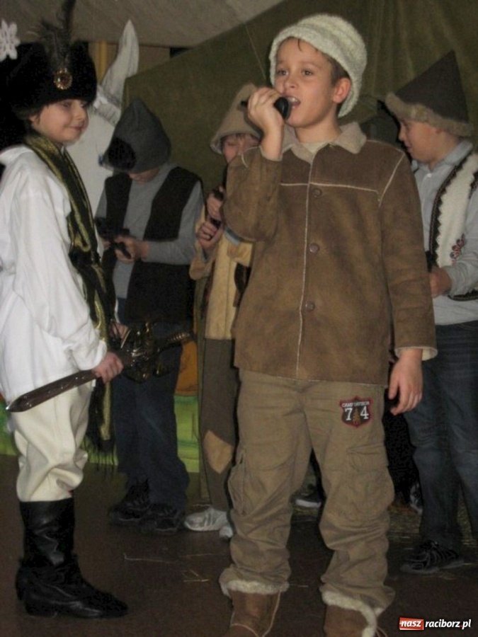 Zdjęcie w galerii na portalu naszraciborz.pl: Był taki dzień..., czyli jasełka w SP4 wiadomości z regionu