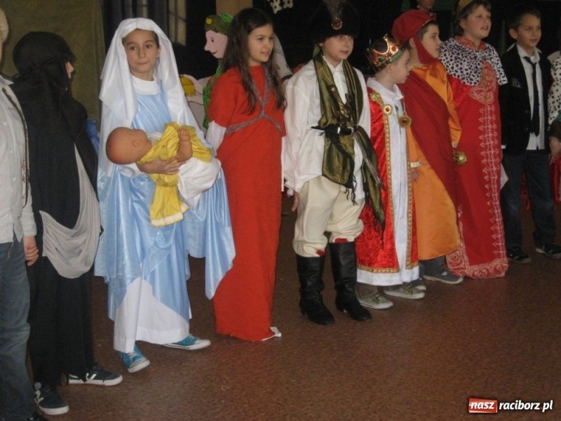 Zdjęcie w galerii na portalu naszraciborz.pl: Był taki dzień..., czyli jasełka w SP4 wiadomości z regionu