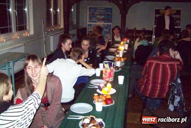 Zdjęcie w galerii na portalu naszraciborz.pl: Wigilia Samorządu Uczniowskiego w G5 wiadomości z regionu