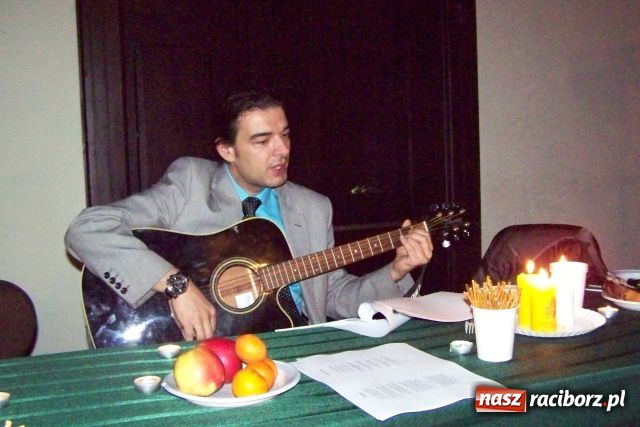 Zdjęcie w galerii na portalu naszraciborz.pl: Wigilia Samorządu Uczniowskiego w G5 wiadomości z regionu