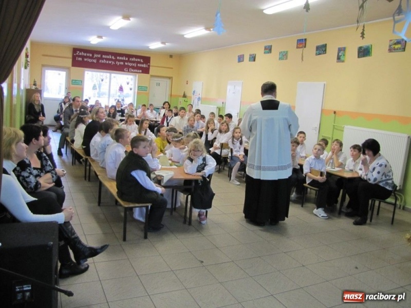 Zdjęcie w galerii na portalu naszraciborz.pl: Kolędnicy dotarli już do Wojnowic wiadomości z regionu