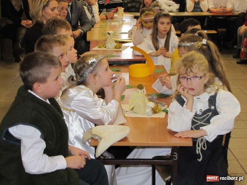 Zdjęcie w galerii na portalu naszraciborz.pl: Kolędnicy dotarli już do Wojnowic wiadomości z regionu