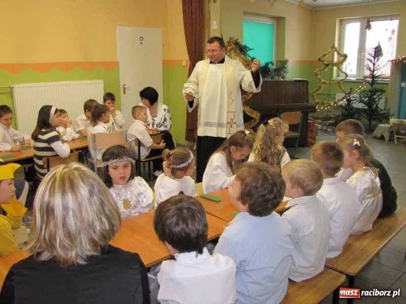 Zdjęcie w galerii na portalu naszraciborz.pl: Kolędnicy dotarli już do Wojnowic wiadomości z regionu