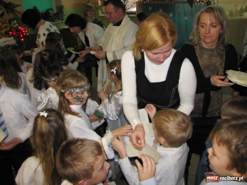 Zdjęcie w galerii na portalu naszraciborz.pl: Kolędnicy dotarli już do Wojnowic wiadomości z regionu