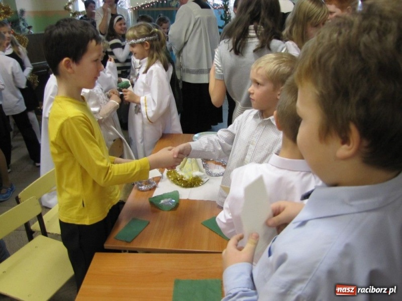 Zdjęcie w galerii na portalu naszraciborz.pl: Kolędnicy dotarli już do Wojnowic wiadomości z regionu