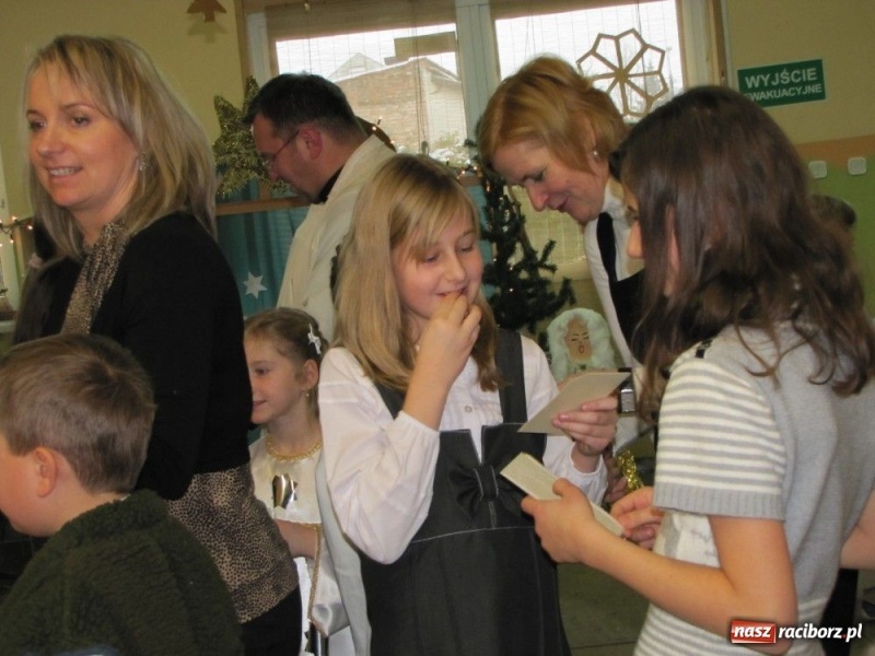 Zdjęcie w galerii na portalu naszraciborz.pl: Kolędnicy dotarli już do Wojnowic wiadomości z regionu