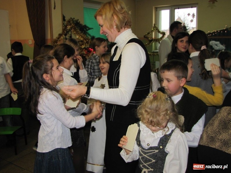 Zdjęcie w galerii na portalu naszraciborz.pl: Kolędnicy dotarli już do Wojnowic wiadomości z regionu