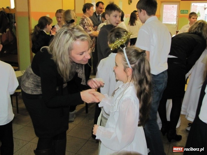 Zdjęcie w galerii na portalu naszraciborz.pl: Kolędnicy dotarli już do Wojnowic wiadomości z regionu