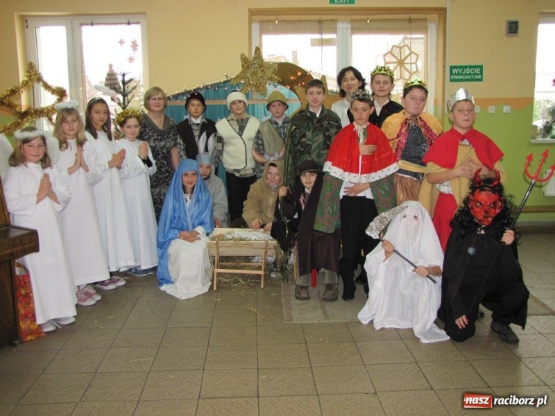 Zdjęcie w galerii na portalu naszraciborz.pl: Kolędnicy dotarli już do Wojnowic wiadomości z regionu