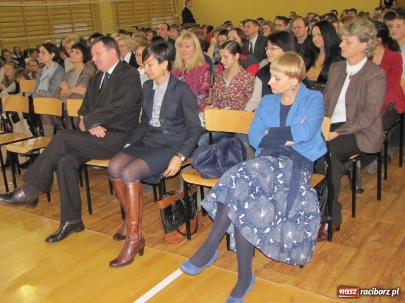 Zdjęcie w galerii na portalu naszraciborz.pl: Świętowali urodziny Adama M. wiadomości z regionu