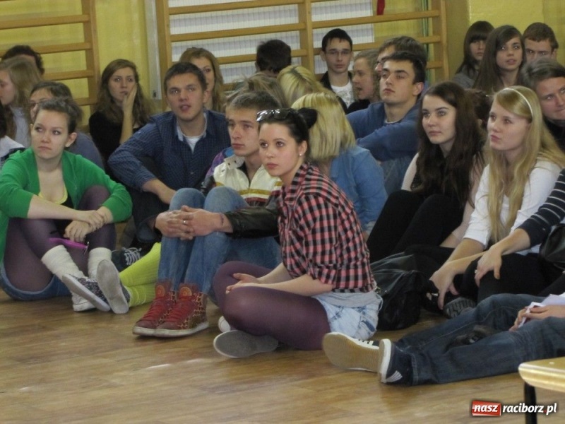 Zdjęcie w galerii na portalu naszraciborz.pl: Świętowali urodziny Adama M. wiadomości z regionu