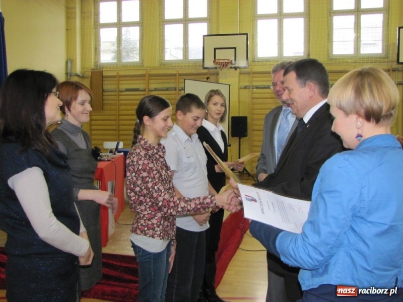 Zdjęcie w galerii na portalu naszraciborz.pl: Świętowali urodziny Adama M. wiadomości z regionu