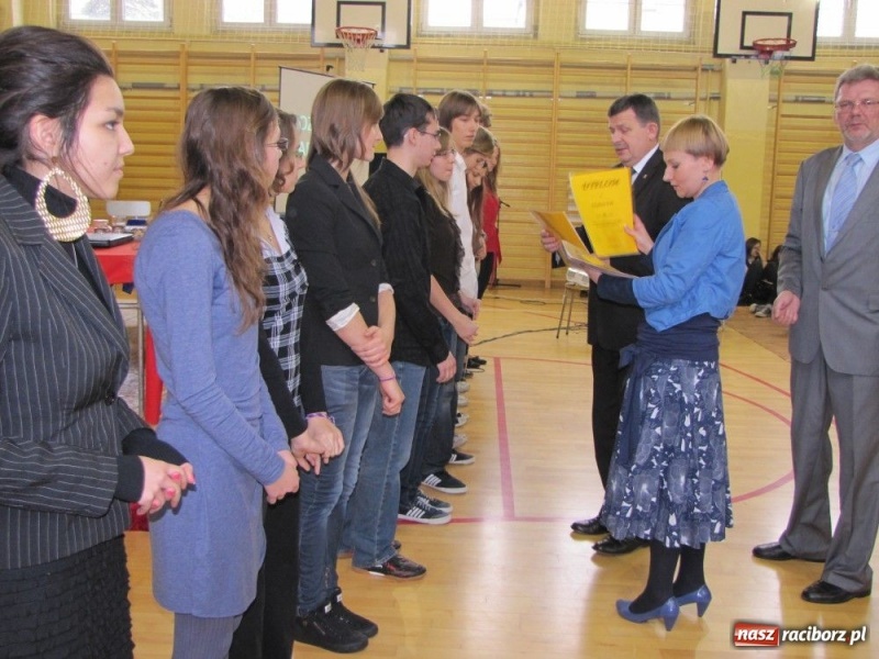 Zdjęcie w galerii na portalu naszraciborz.pl: Świętowali urodziny Adama M. wiadomości z regionu