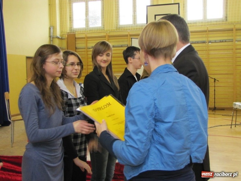 Zdjęcie w galerii na portalu naszraciborz.pl: Świętowali urodziny Adama M. wiadomości z regionu