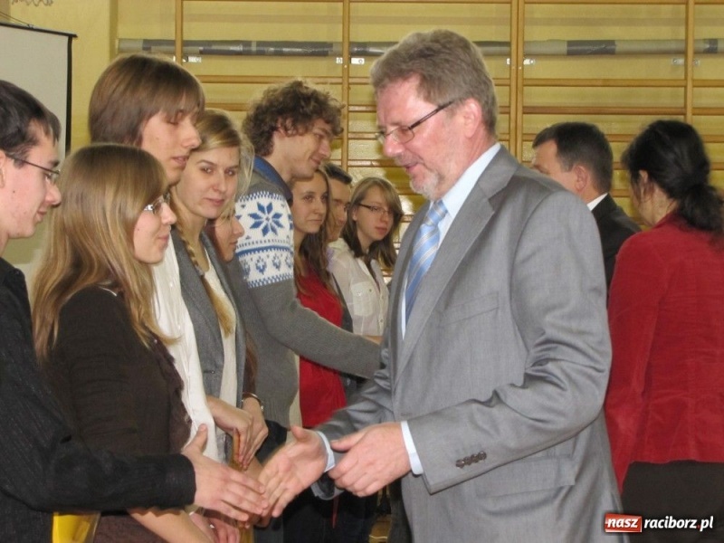 Zdjęcie w galerii na portalu naszraciborz.pl: Świętowali urodziny Adama M. wiadomości z regionu