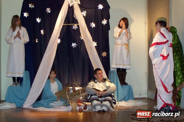 Zdjęcie w galerii na portalu naszraciborz.pl: Jasełka 2011 w G5 wiadomości z regionu