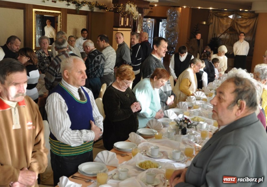 Zdjęcie w galerii na portalu naszraciborz.pl: Perła zaprosiła na opłatek osoby samotne wiadomości z regionu