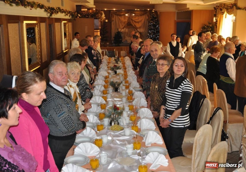 Zdjęcie w galerii na portalu naszraciborz.pl: Perła zaprosiła na opłatek osoby samotne wiadomości z regionu