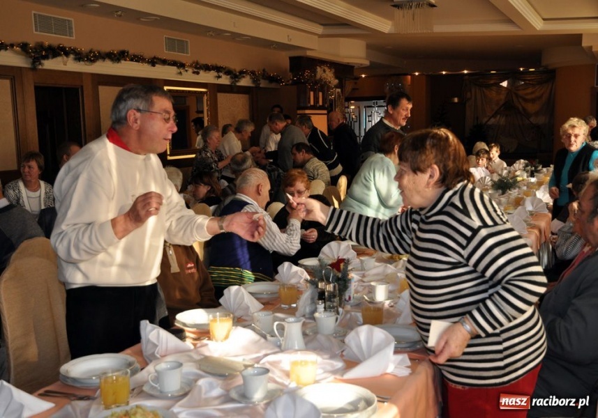 Zdjęcie w galerii na portalu naszraciborz.pl: Perła zaprosiła na opłatek osoby samotne wiadomości z regionu