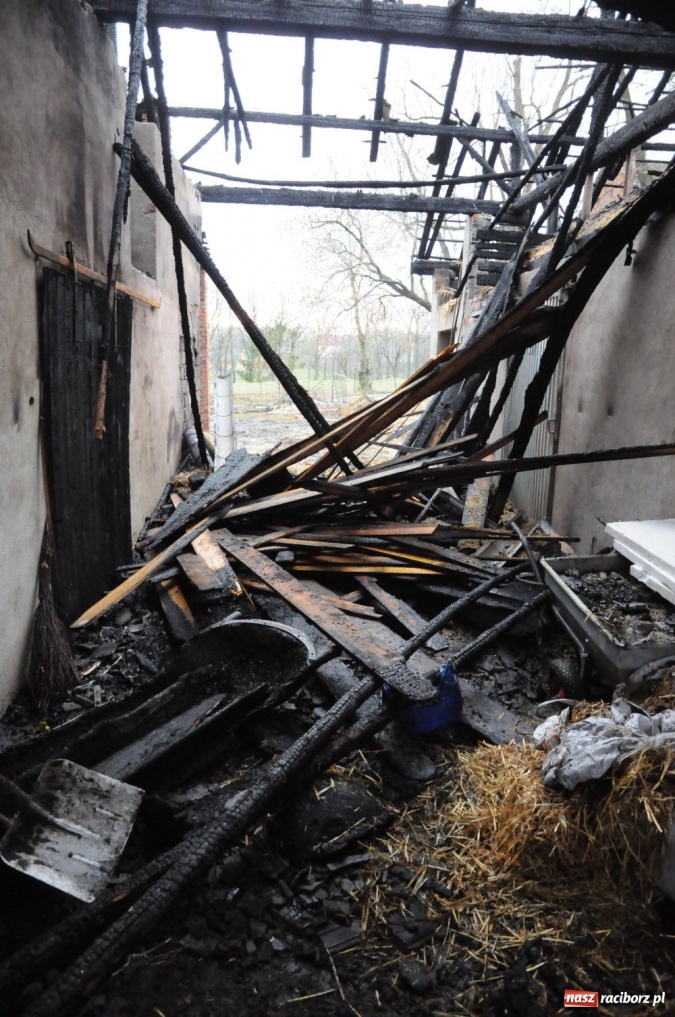 Zdjęcie w galerii na portalu naszraciborz.pl: Najpierw był huk, a potem pożar wiadomości z regionu