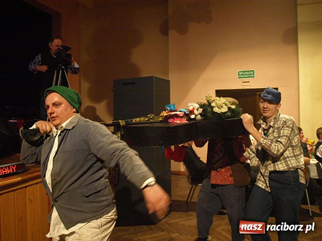 Zdjęcie w galerii na portalu naszraciborz.pl: Bas pogrzebany, ale zmartwychwstanie wiadomości z regionu