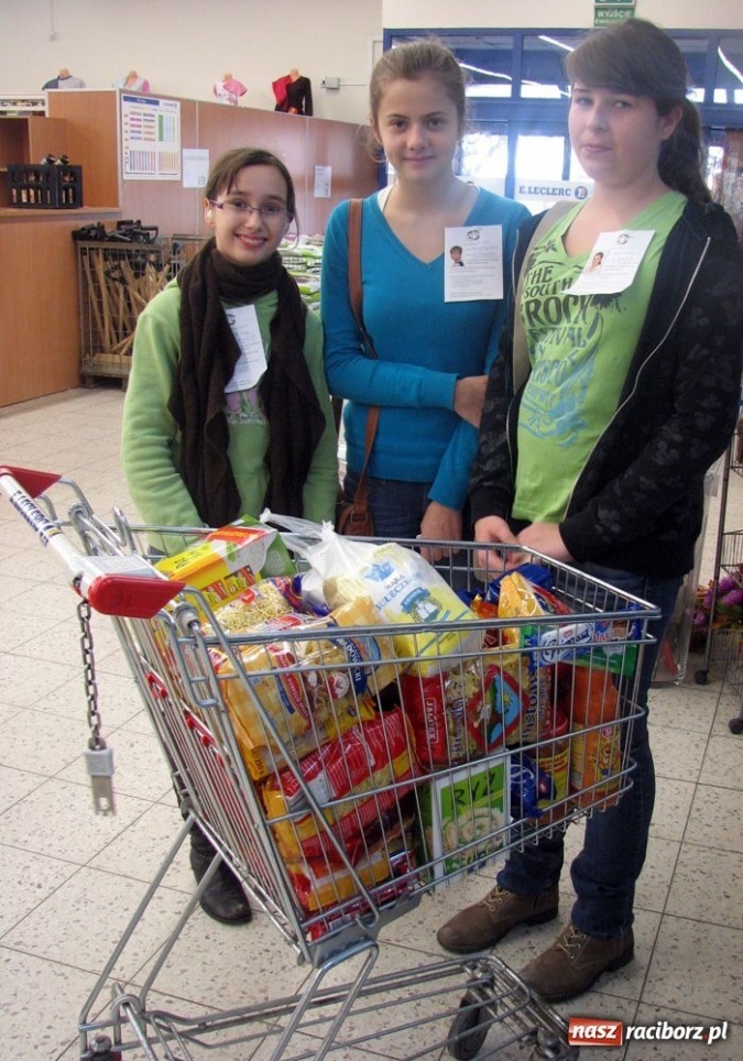 Zdjęcie w galerii na portalu naszraciborz.pl: TPD zebrało 57 paczek wiadomości z regionu