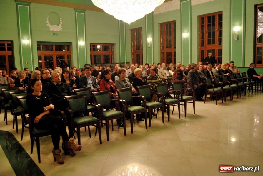 Zdjęcie w galerii na portalu naszraciborz.pl: Kolędowo i świątecznie w pałacyku wiadomości z regionu