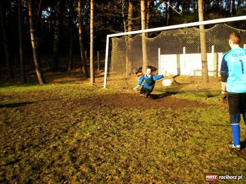 Zdjęcie w galerii na portalu naszraciborz.pl: Pierwsza bramka 2012 padła w Rudzie? wiadomości z regionu