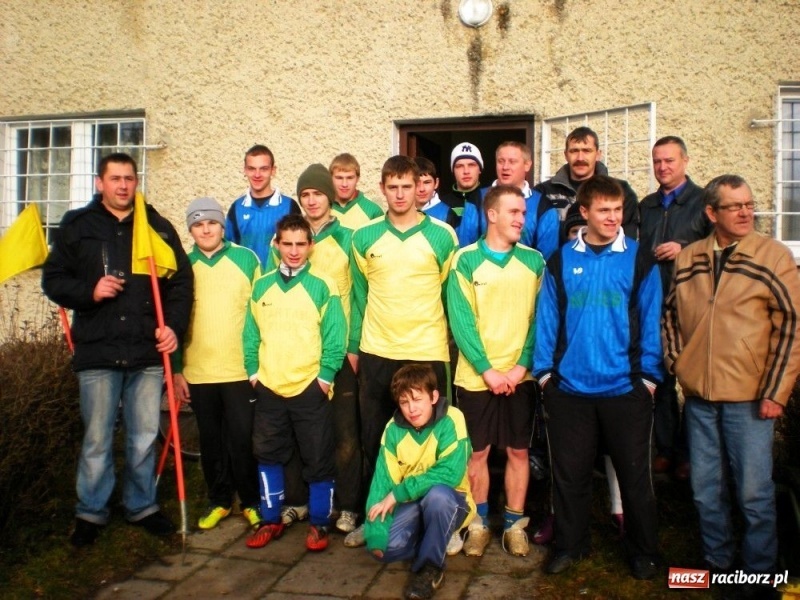 Zdjęcie w galerii na portalu naszraciborz.pl: Pierwsza bramka 2012 padła w Rudzie? wiadomości z regionu