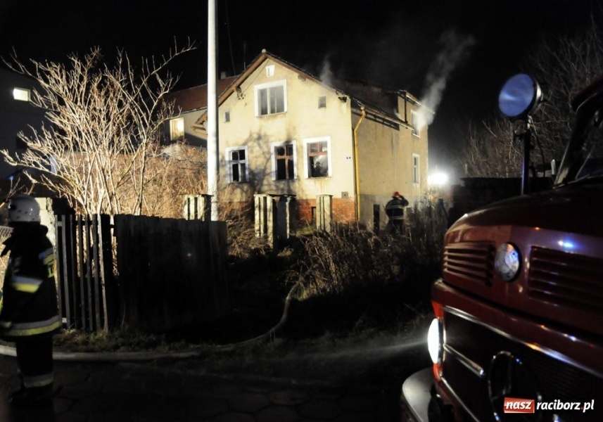 Zdjęcie w galerii na portalu naszraciborz.pl: Pożar domu w Pietrowicach Wielkich wiadomości z regionu