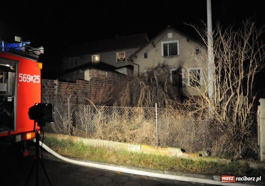 Zdjęcie w galerii na portalu naszraciborz.pl: Pożar domu w Pietrowicach Wielkich wiadomości z regionu
